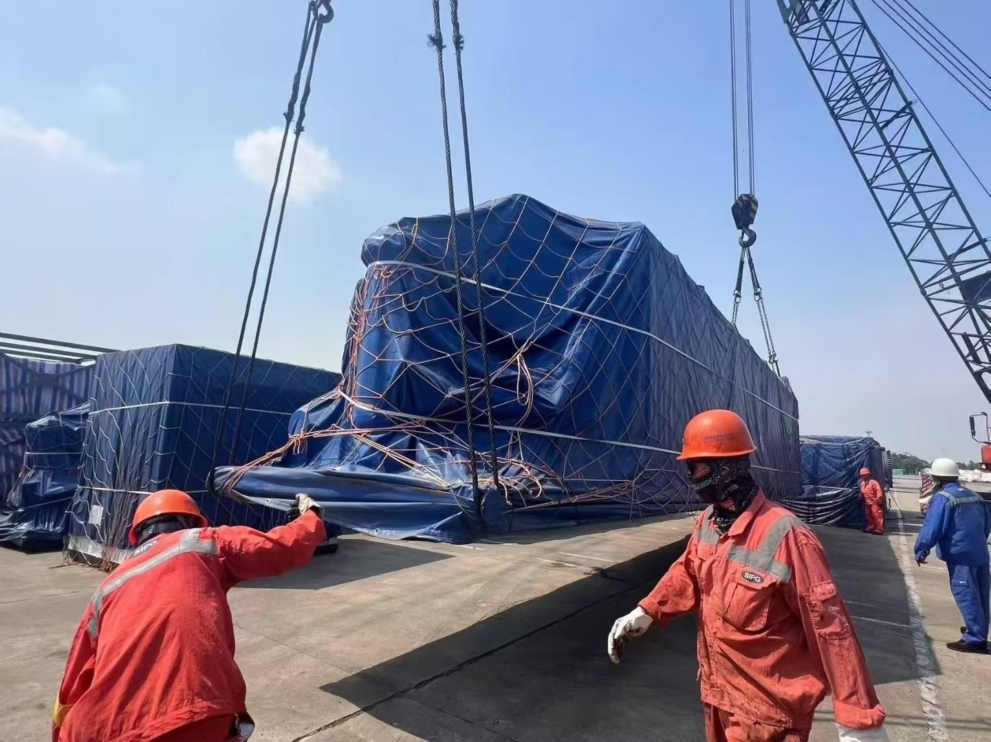 Packaged breakbulk cargo being handled at Zhangjiagang Port